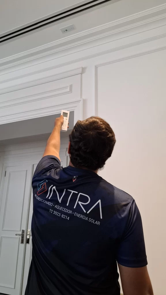 Instalador da Intra fazendo ajustes